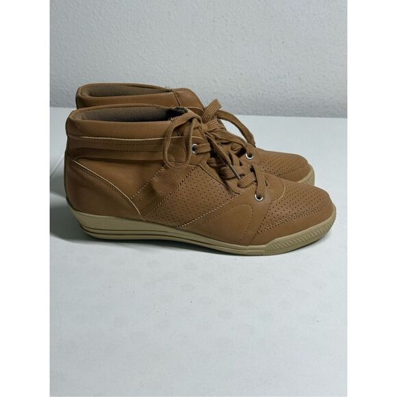 COMFORT VIEW Shoes - NEW Tan COMFORT VIEW Hiking Boots Ladies Size 10M
